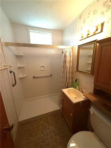 7914 W 86th Street, Overland Park, KS 66212