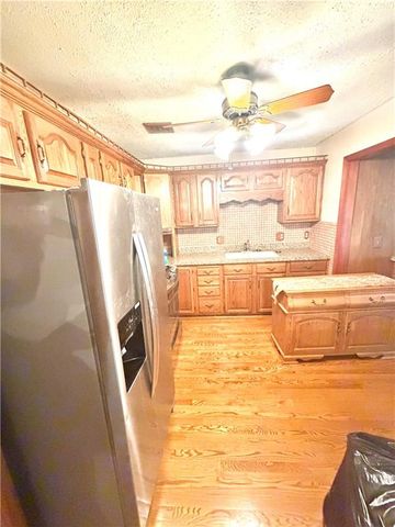7914 W 86th Street, Overland Park, KS 66212