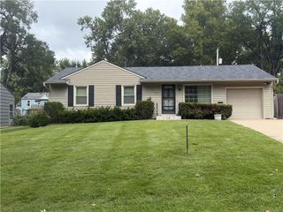 7914 W 86th Street, Overland Park, KS 66212