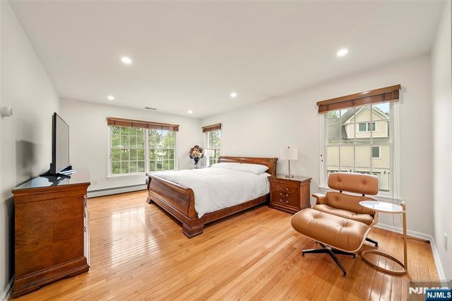 7 Woods Edge, Old Tappan, NJ 07675