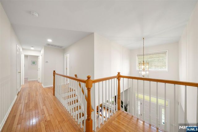 7 Woods Edge, Old Tappan, NJ 07675