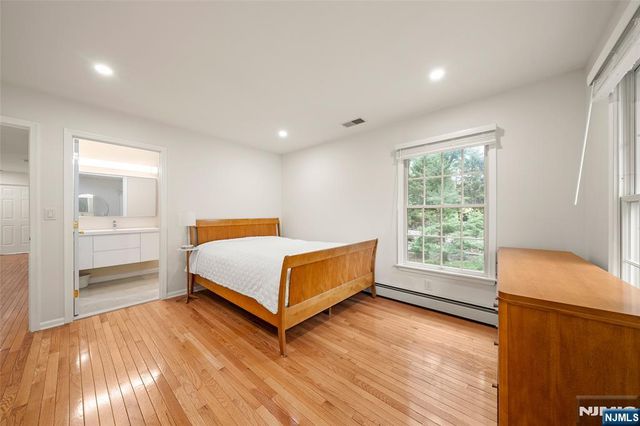7 Woods Edge, Old Tappan, NJ 07675