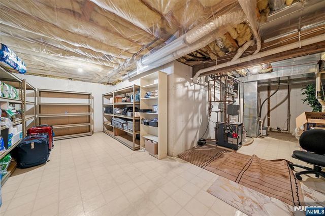 7 Woods Edge, Old Tappan, NJ 07675