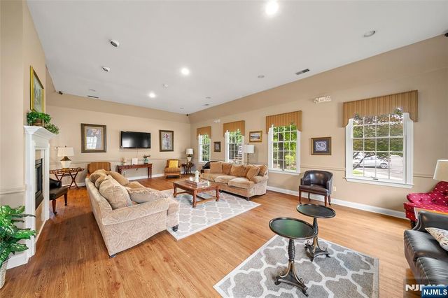 7 Woods Edge, Old Tappan, NJ 07675