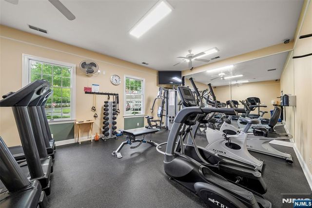 7 Woods Edge, Old Tappan, NJ 07675