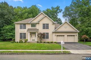 7 Woods Edge, Old Tappan, NJ 07675