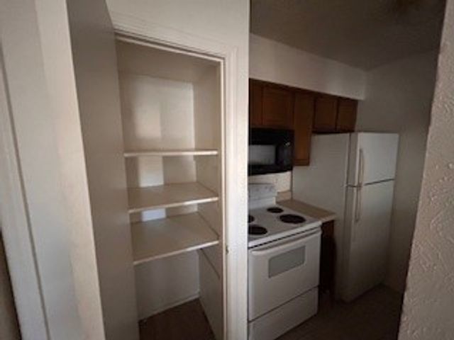 9520 Royal Lane 306, Dallas, TX 75243