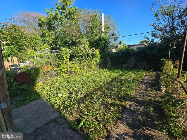 2242 W HUNTINGDON ST, Philadelphia, PA 19132