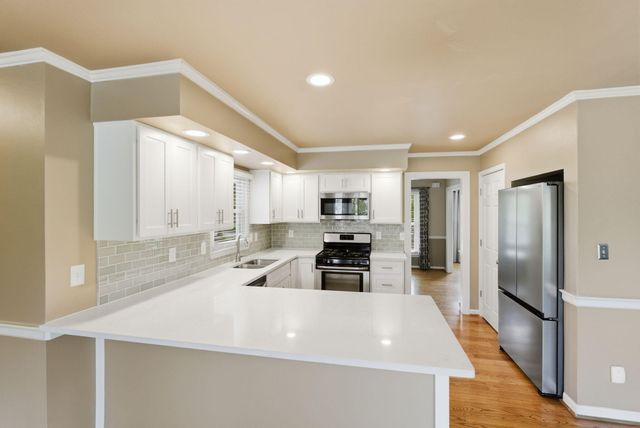 93 Shady Lane, Lexington, KY 40503