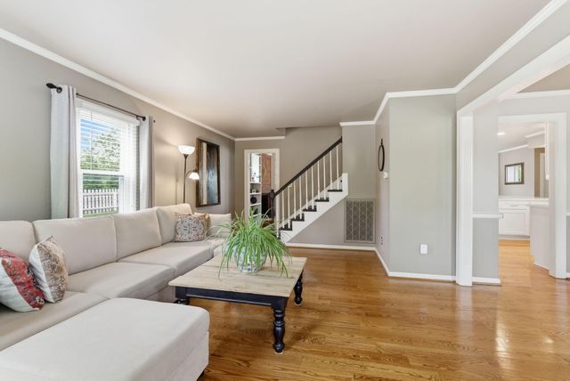 93 Shady Lane, Lexington, KY 40503