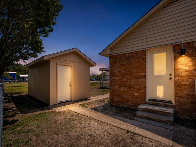 500 N 5th Street, Gunter, TX 75058