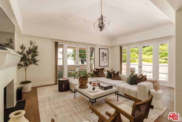 9024 Cynthia Street 204, West Hollywood, CA 90069