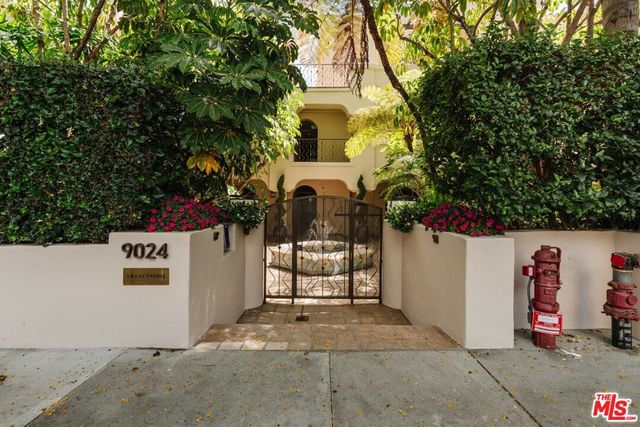 9024 Cynthia Street 204, West Hollywood, CA 90069