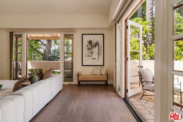 9024 Cynthia Street 204, West Hollywood, CA 90069