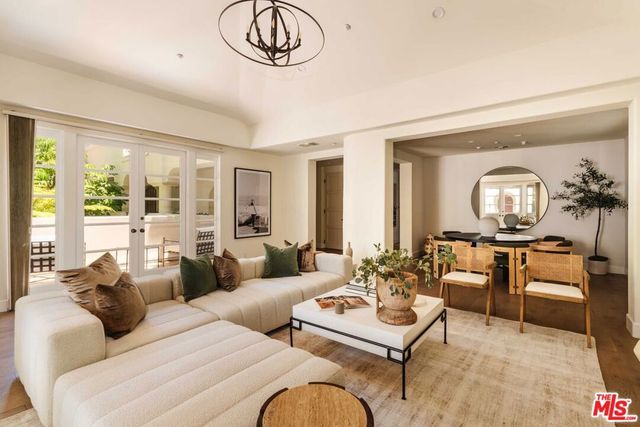 9024 Cynthia Street 204, West Hollywood, CA 90069