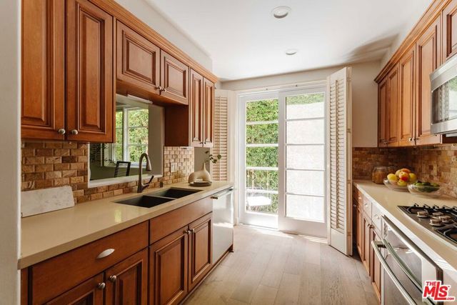 9024 Cynthia Street 204, West Hollywood, CA 90069