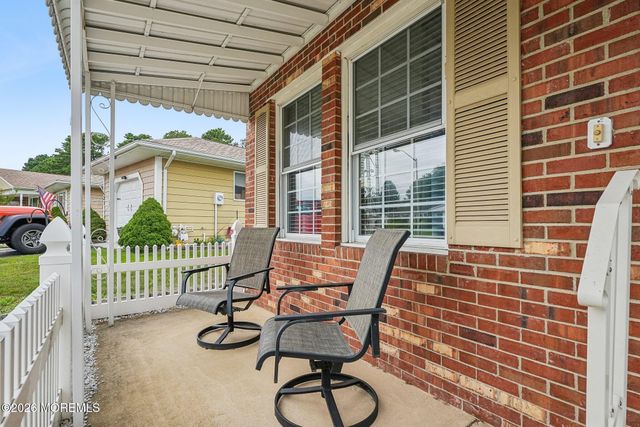 423 Costa Mesa Drive, Toms River, NJ 08757