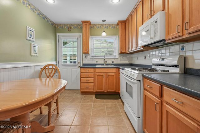 423 Costa Mesa Drive, Toms River, NJ 08757