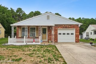 423 Costa Mesa Drive, Toms River, NJ 08757