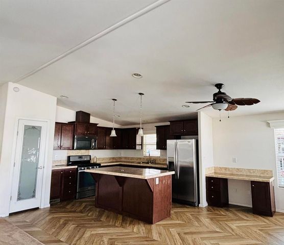 1010 E Bobier Drive 137, Vista, CA 92084