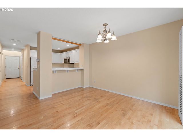 6496 Nw WENMARIE Dr, Portland, OR 97229