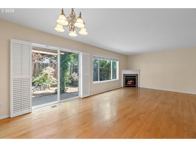 6496 Nw WENMARIE Dr, Portland, OR 97229