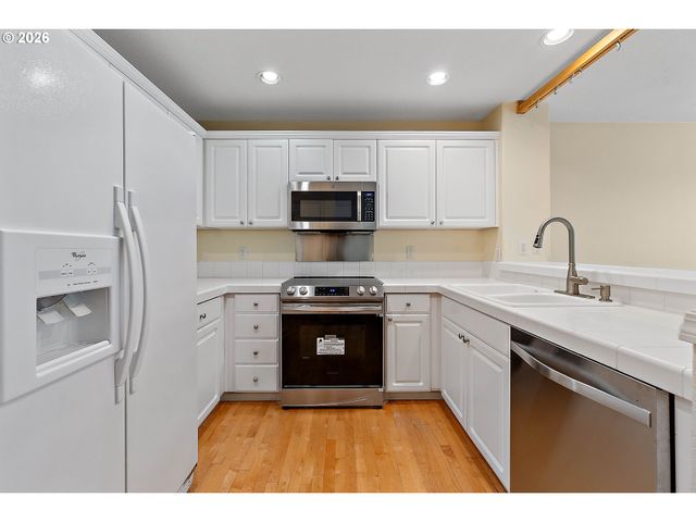 6496 Nw WENMARIE Dr, Portland, OR 97229