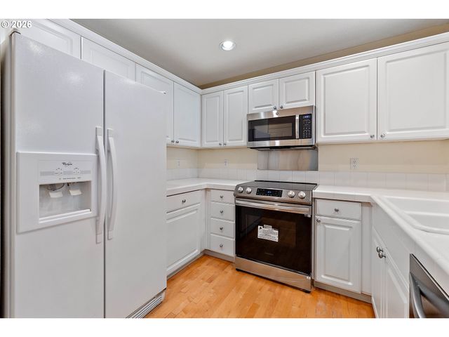 6496 Nw WENMARIE Dr, Portland, OR 97229