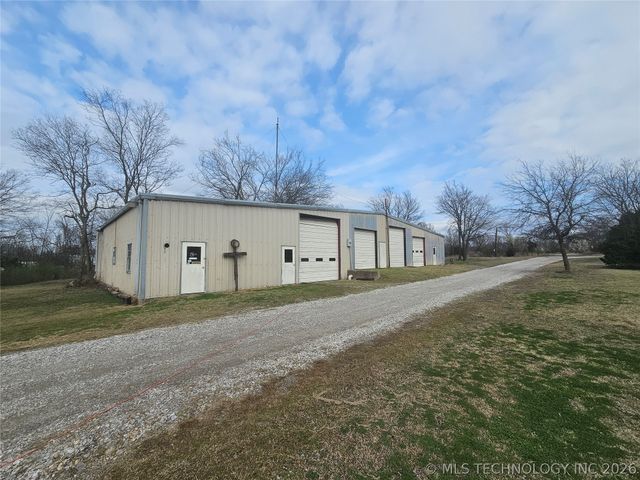 20656 S 4180 Road, Claremore, OK 74019