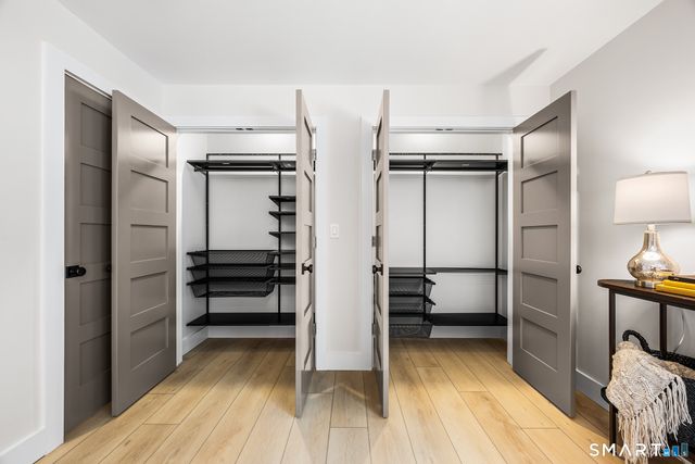 9 Carriage Drive 9, Simsbury, CT 06070