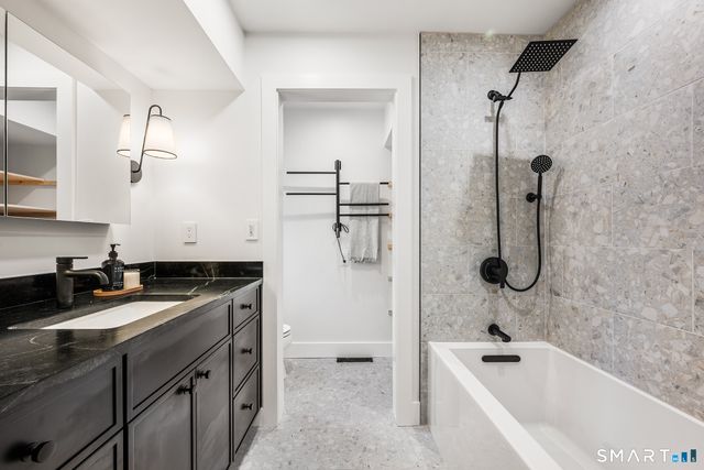 9 Carriage Drive 9, Simsbury, CT 06070