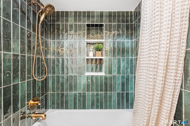 9 Carriage Drive 9, Simsbury, CT 06070