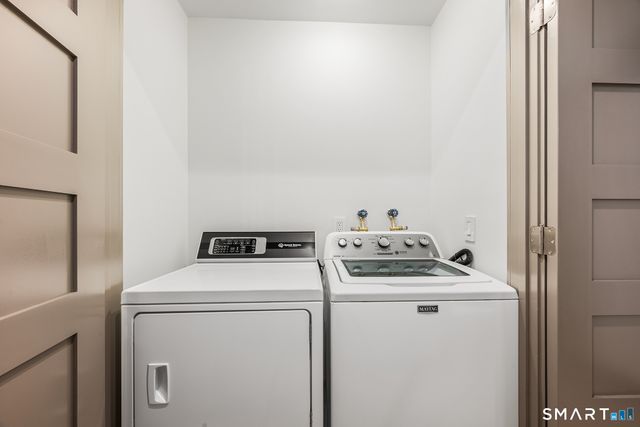 9 Carriage Drive 9, Simsbury, CT 06070