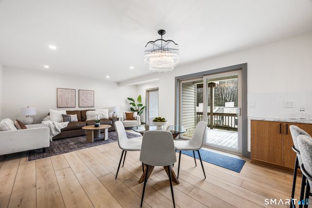 9 Carriage Drive 9, Simsbury, CT 06070