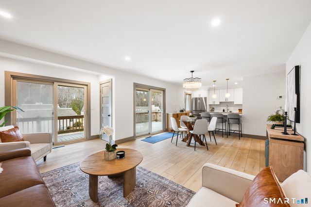 9 Carriage Drive 9, Simsbury, CT 06070