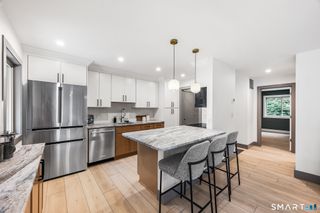 9 Carriage Drive 9, Simsbury, CT 06070