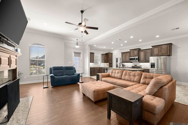 4646 Longwood Dr, Addis, LA 70710