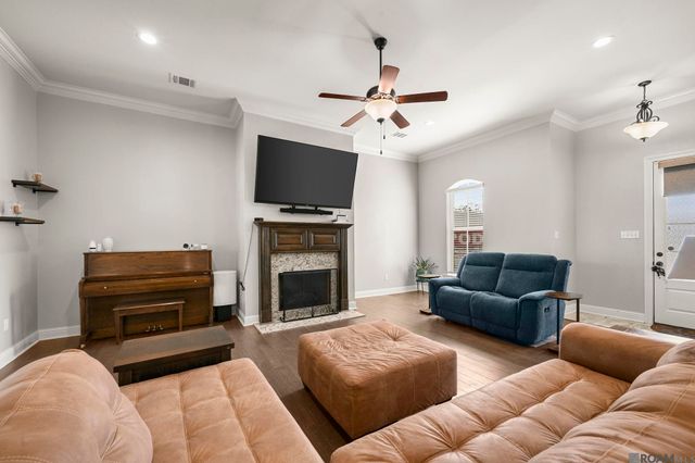 4646 Longwood Dr, Addis, LA 70710