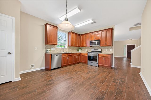 10427 Lyndon Meadows Drive, Houston, TX 77095