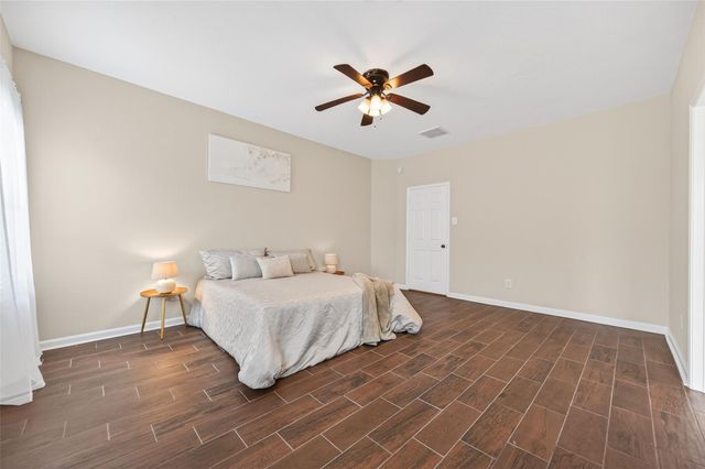 10427 Lyndon Meadows Drive, Houston, TX 77095