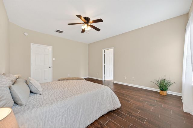 10427 Lyndon Meadows Drive, Houston, TX 77095