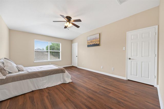 10427 Lyndon Meadows Drive, Houston, TX 77095