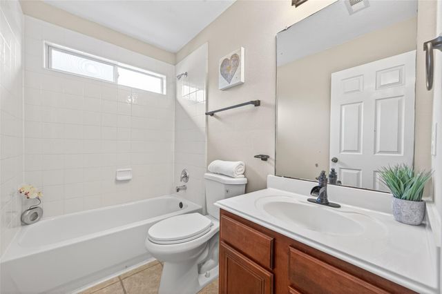 10427 Lyndon Meadows Drive, Houston, TX 77095