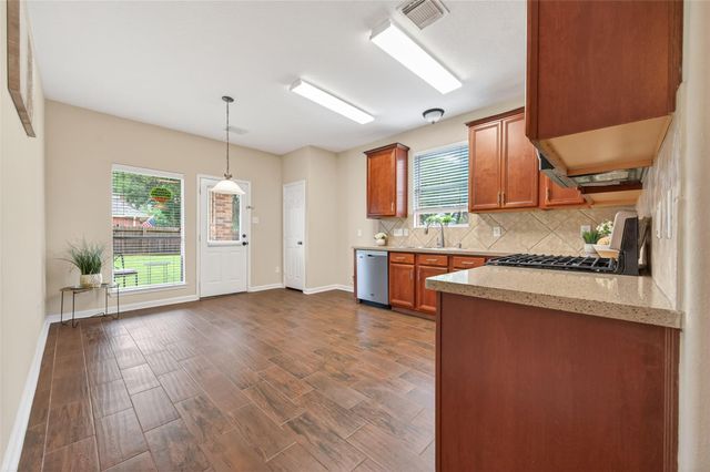 10427 Lyndon Meadows Drive, Houston, TX 77095