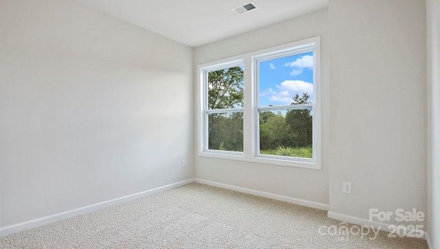 375 Creekview Road, Hendersonville, NC 28792