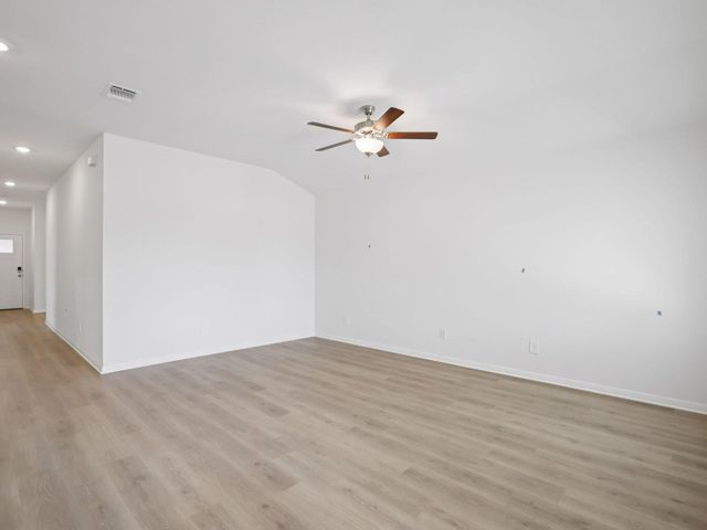 106 Pico ST, Hutto, TX 78634