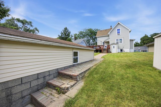 2331 18th Avenue, Rockford, IL 61104