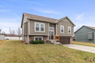 1103 SW 10th Terrace, Oak Grove, MO 64075