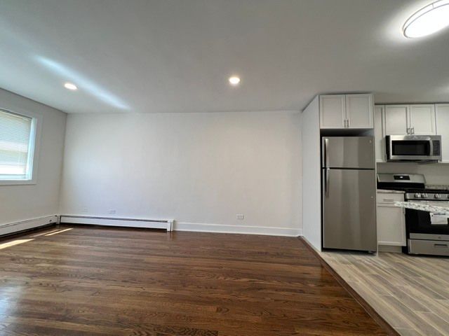 2401 W Balmoral Avenue 2C, Chicago, IL 60625