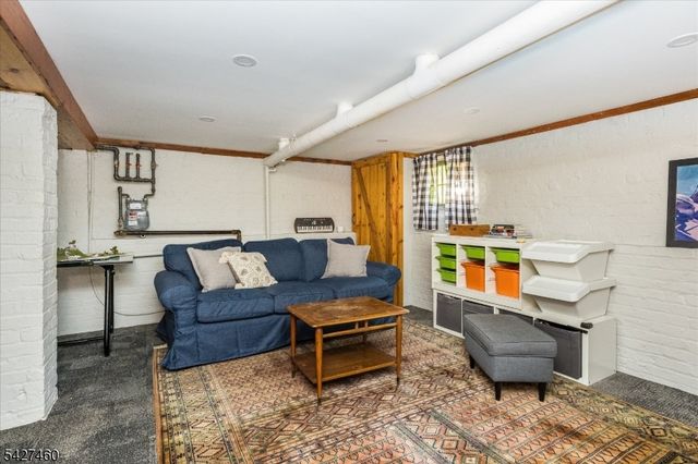 81 Evergreen Ave, Bloomfield Twp., NJ 07003